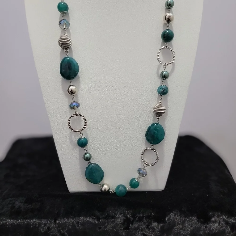 Set of Blue Beads and Faux Stone Necklace - Picture 3 of 7